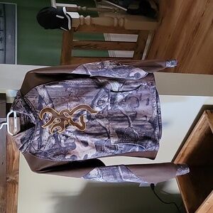 Browning Men's small pull over